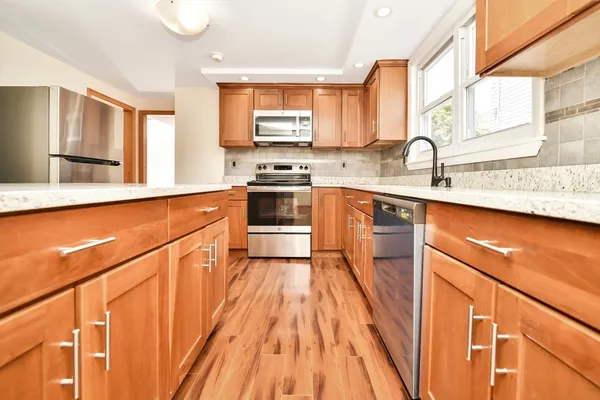 $3,100 | 77 Swan Street, Unit 2, Everett, MA 02149