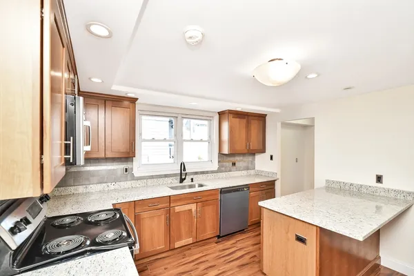 $3,100 | 77 Swan Street, Unit 2, Everett, MA 02149