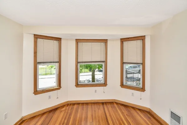 $3,100 | 77 Swan Street, Unit 2, Everett, MA 02149