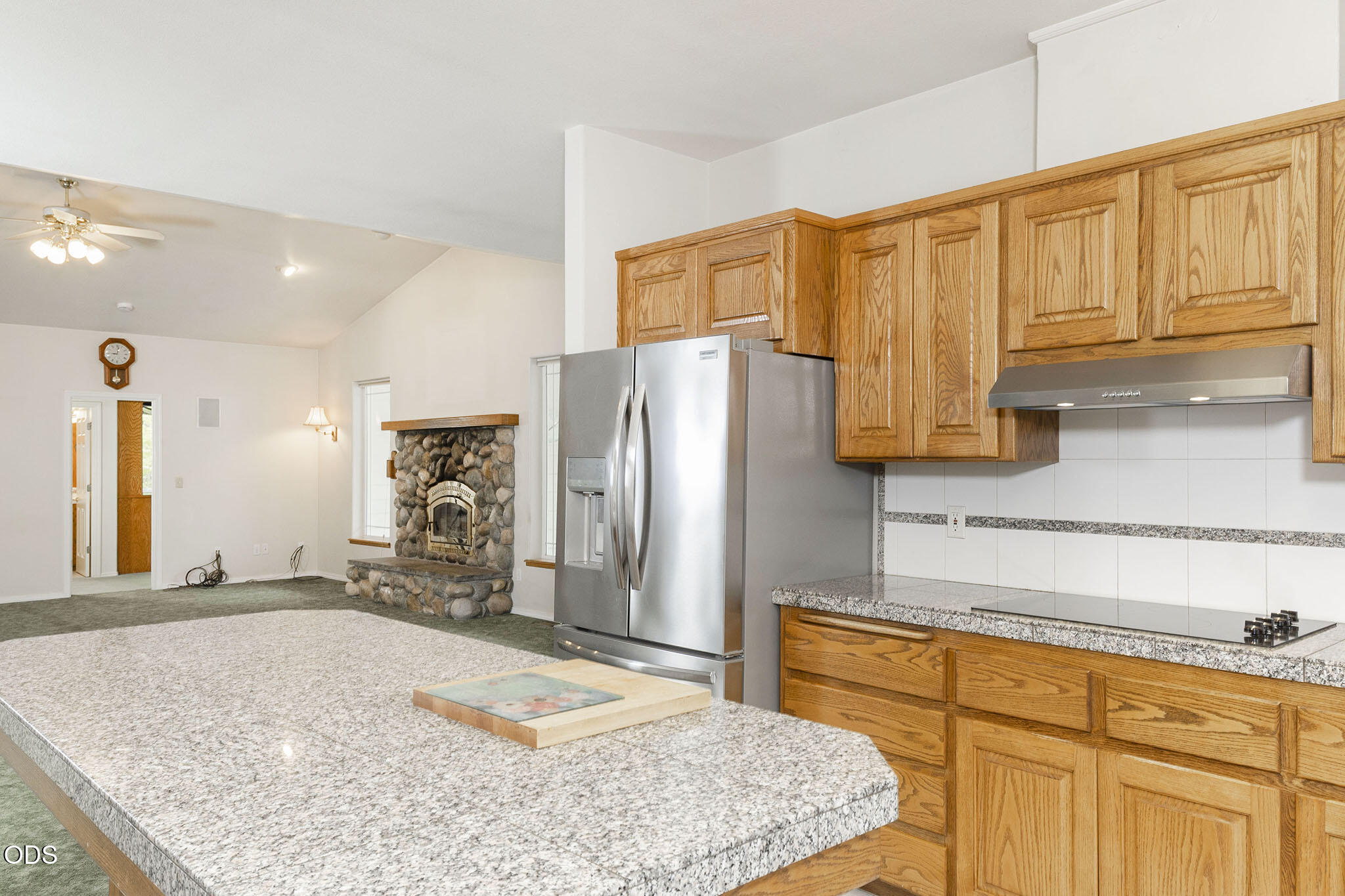 279 Ridgefield Road Grants Pass, OR 97527 - Photo 8 of 62