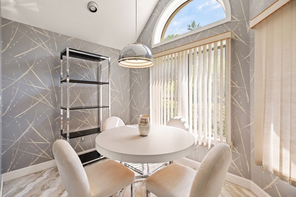 7 Wainwright Road, Unit 88 Winchester, MA 01890 - Photo 13 of 36