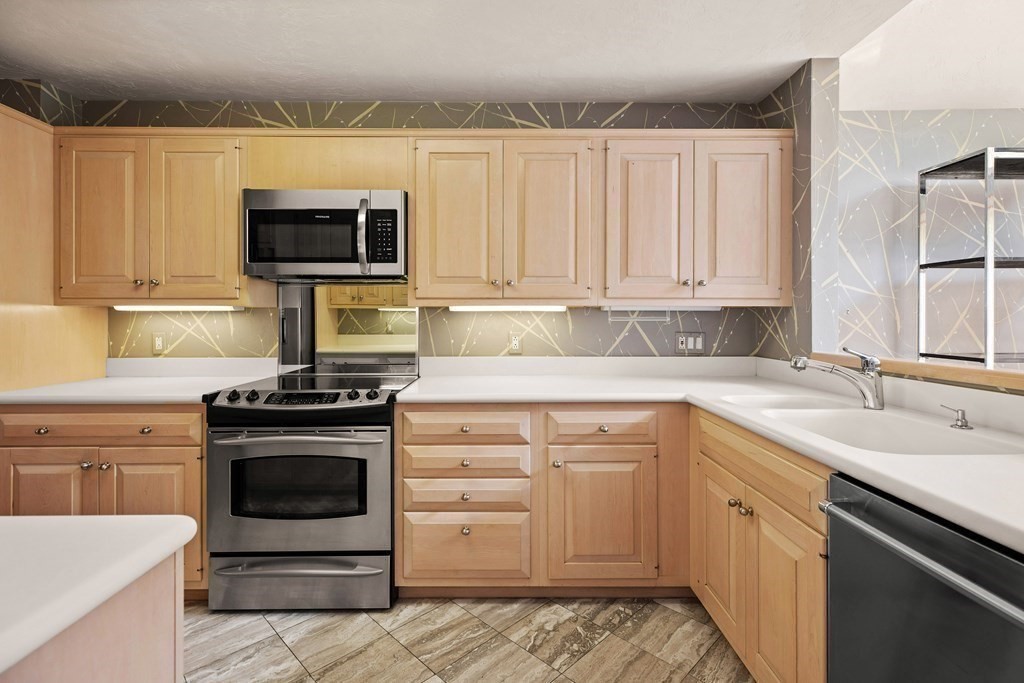 7 Wainwright Road, Unit 88 Winchester, MA 01890 - Photo 16 of 36