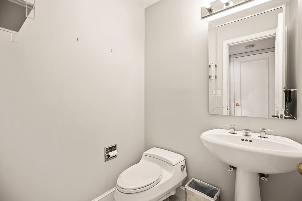 7 Wainwright Road, Unit 88 Winchester, MA 01890 - Photo 18 of 36