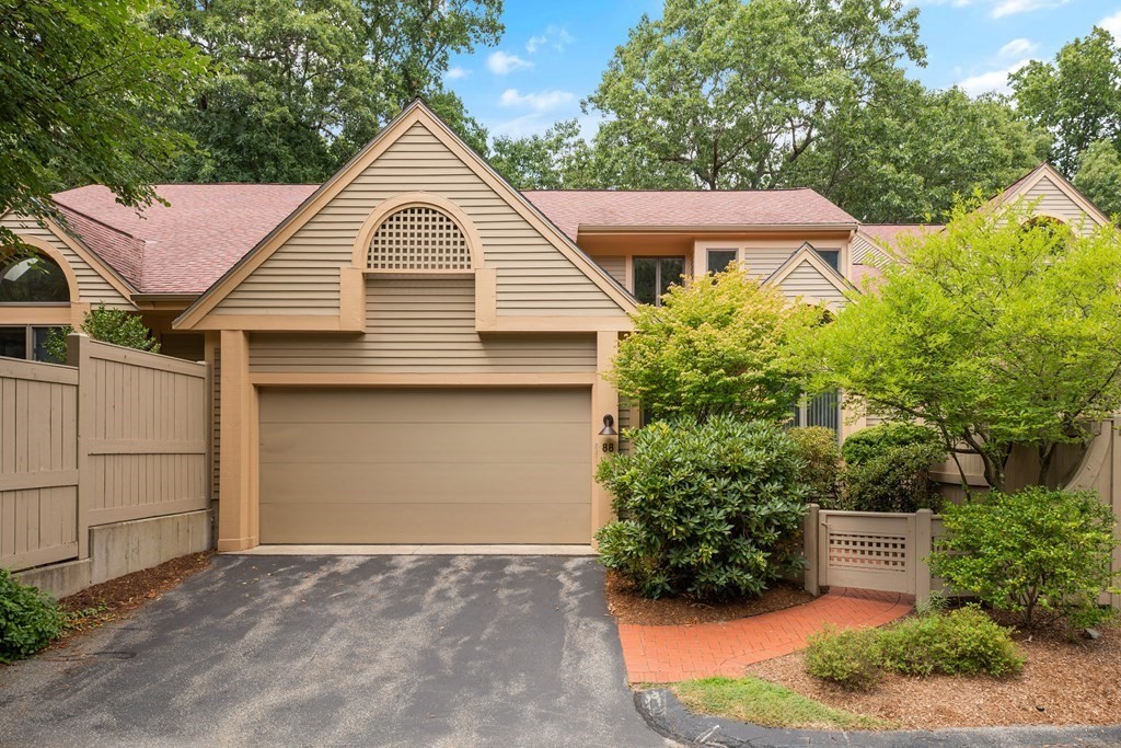 7 Wainwright Road, Unit 88 Winchester, MA 01890 - Photo 2 of 36