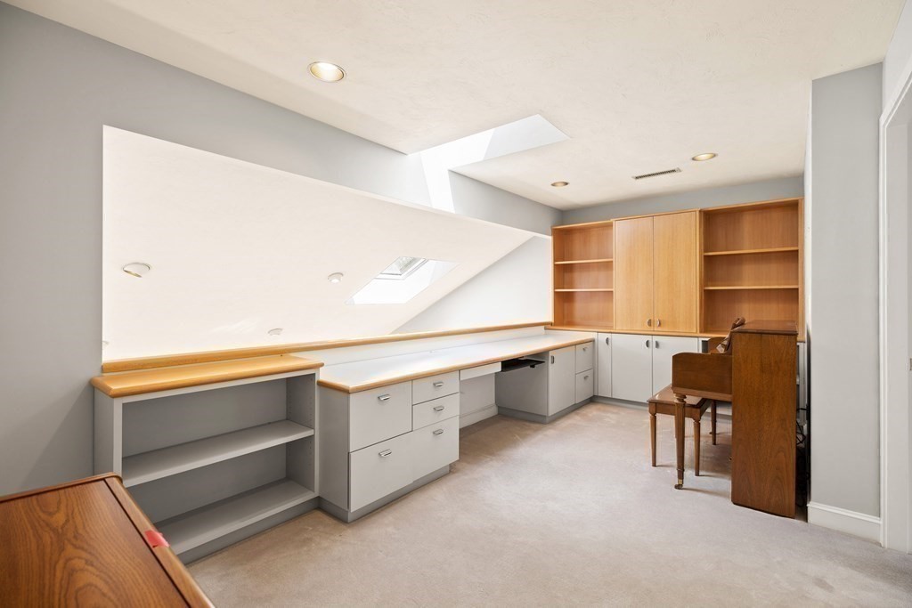 7 Wainwright Road, Unit 88 Winchester, MA 01890 - Photo 24 of 36