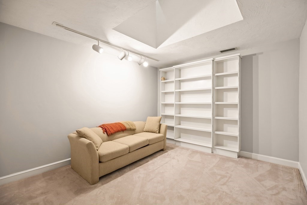 7 Wainwright Road, Unit 88 Winchester, MA 01890 - Photo 29 of 36