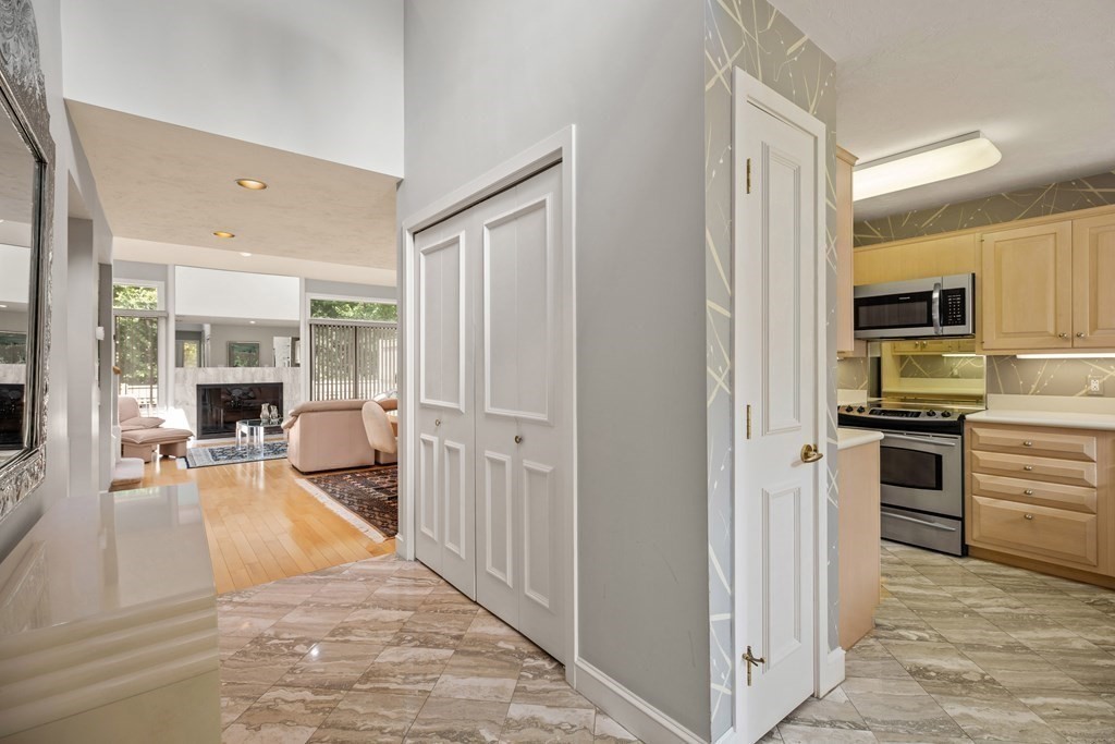 7 Wainwright Road, Unit 88 Winchester, MA 01890 - Photo 3 of 36