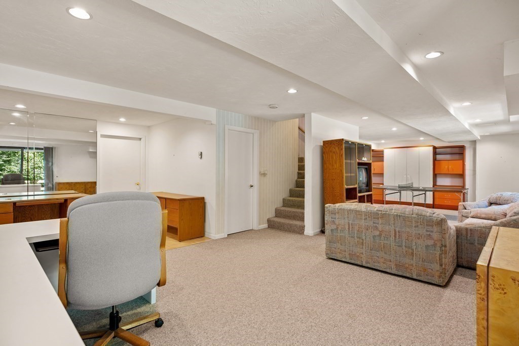 7 Wainwright Road, Unit 88 Winchester, MA 01890 - Photo 33 of 36