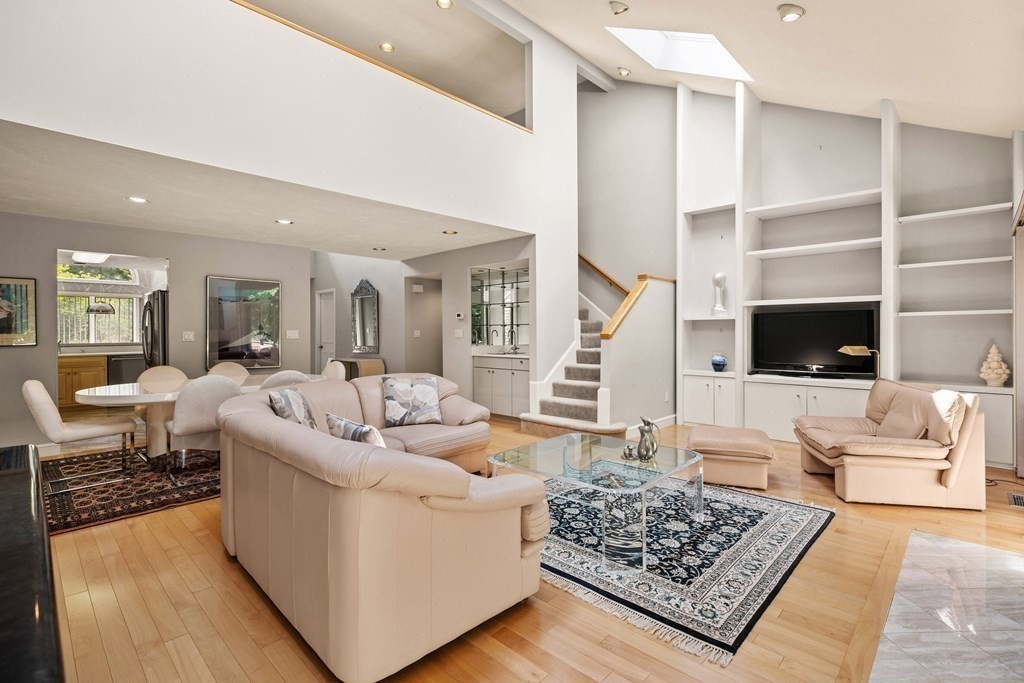 7 Wainwright Road, Unit 88 Winchester, MA 01890 - Photo 5 of 36