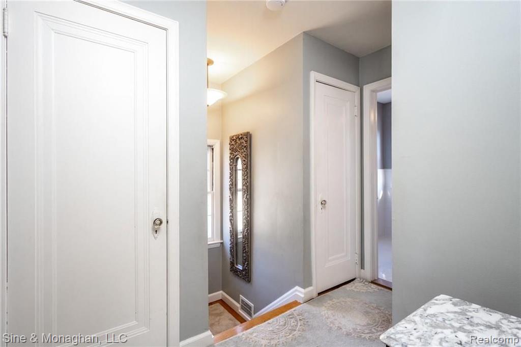 380 Fisher Road Grosse Pointe Farms, MI 48230 - Photo 22 of 42