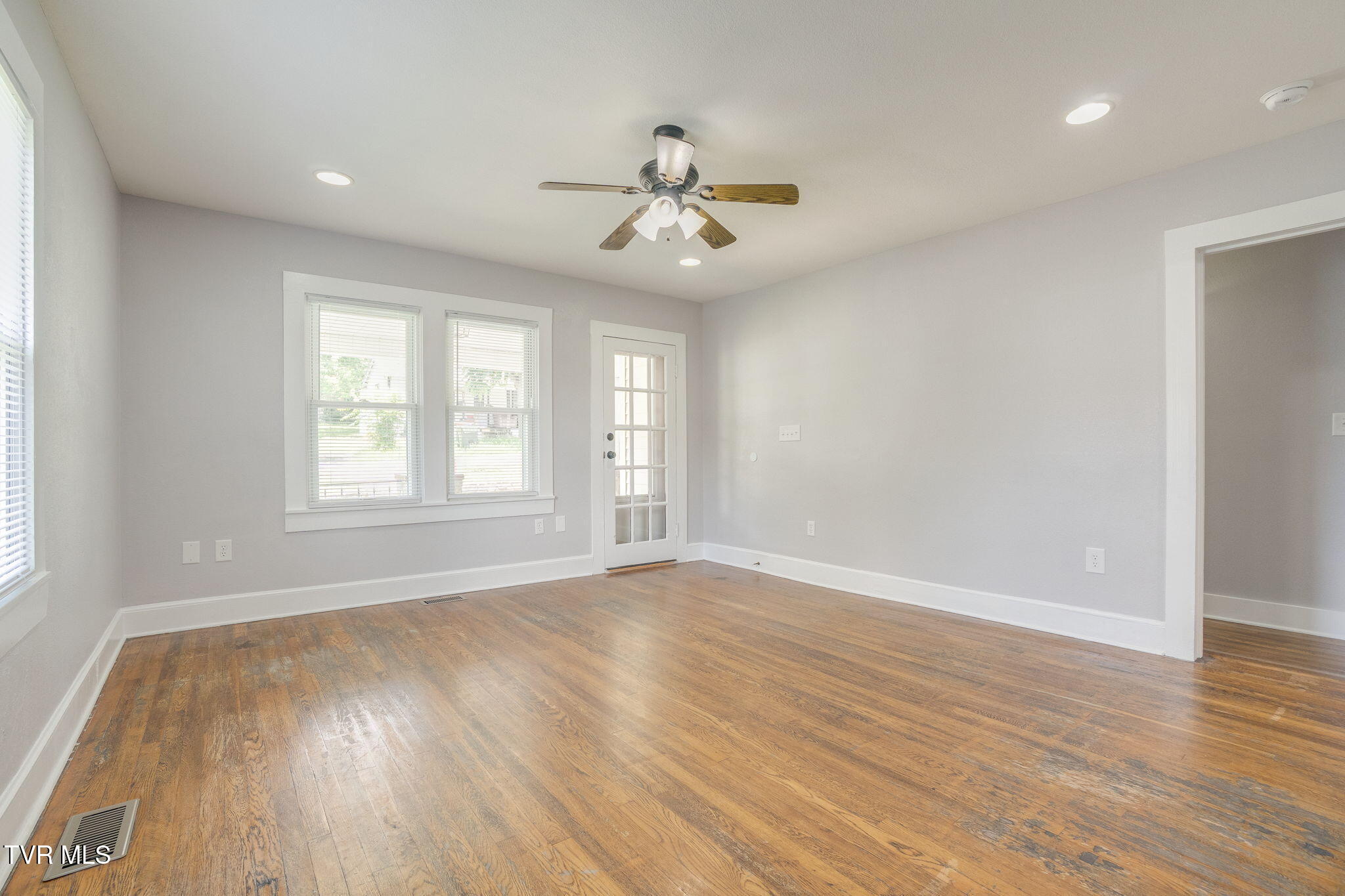 404 Cherry Street Greeneville, TN 37745 - Photo 7 of 25 007