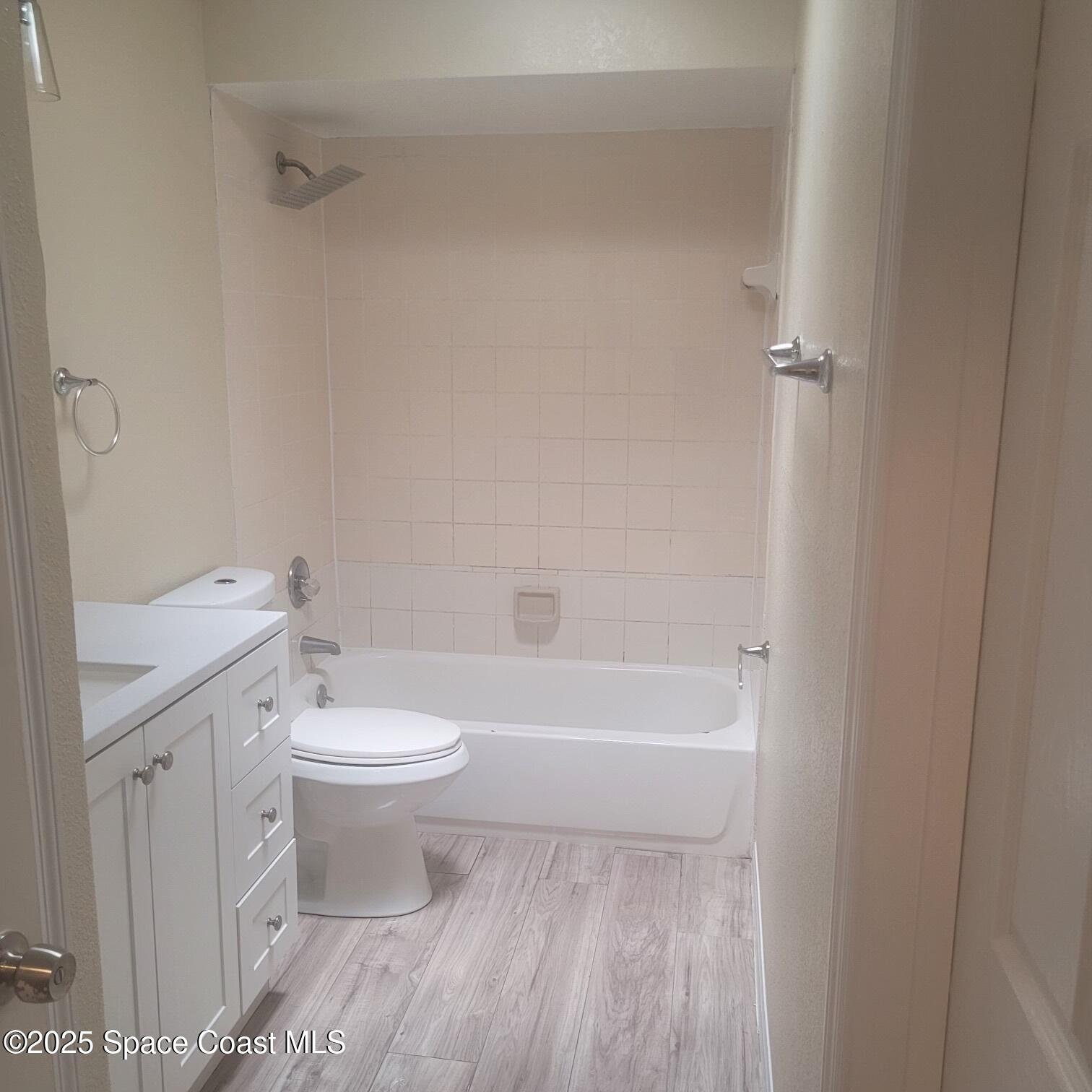 537 Rock Pit Road Titusville, FL 32796 - Photo 14 of 17 Bathroom (3)