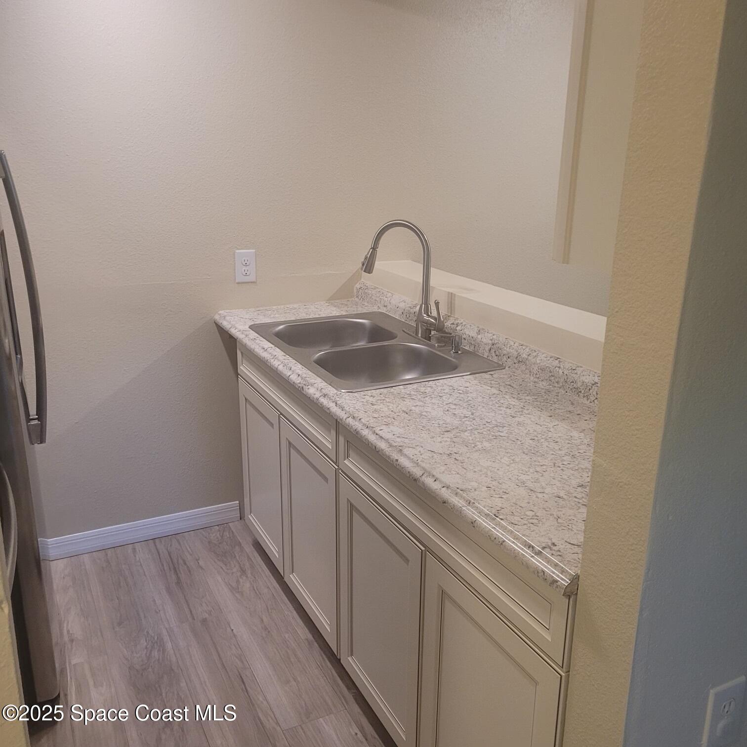 537 Rock Pit Road Titusville, FL 32796 - Photo 8 of 17 Kitchen (2)