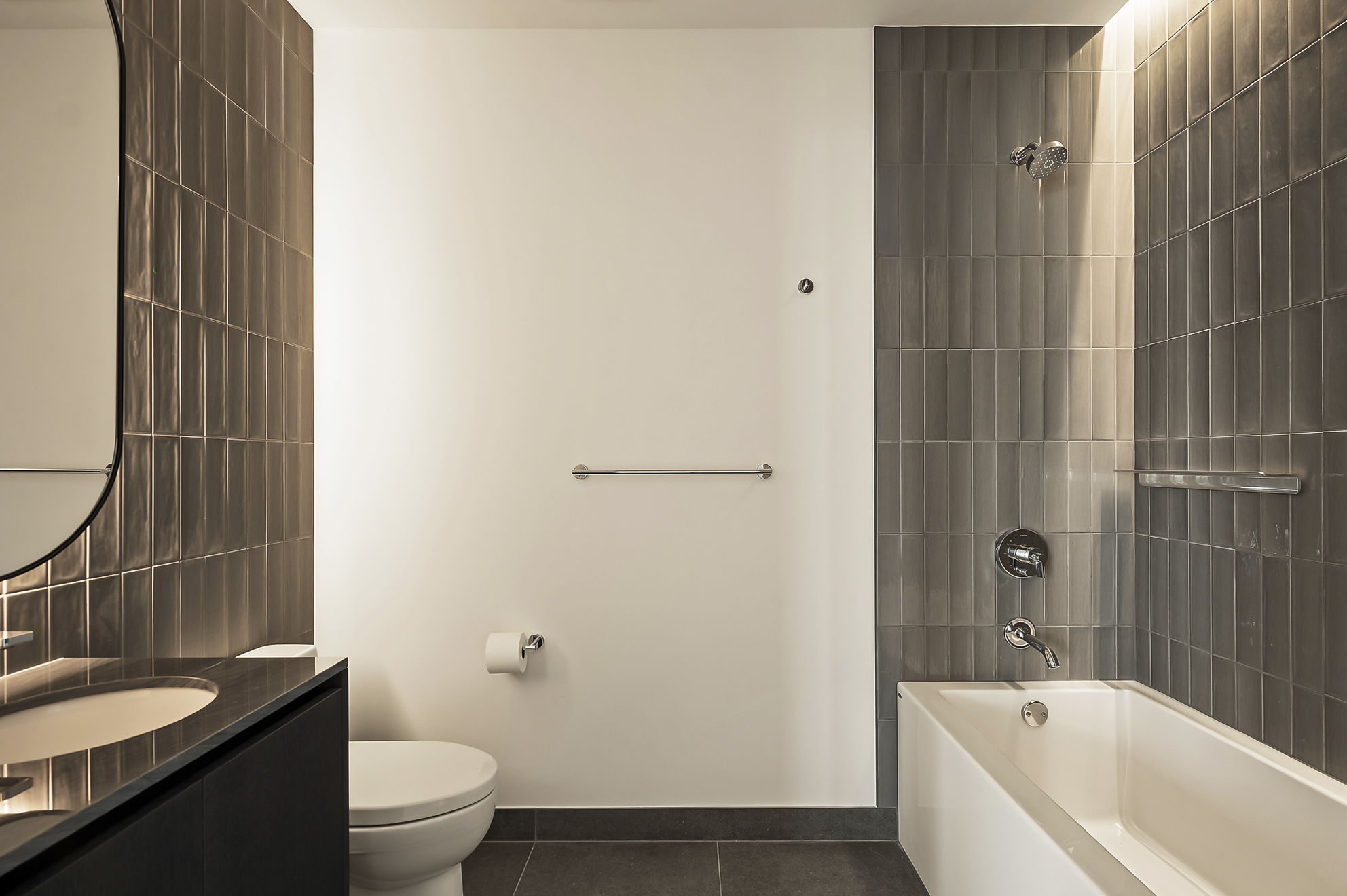 610 Davis Street, Unit 2812 Austin, TX 78701 - Photo 14 of 32 a bathroom with a sink and toilet