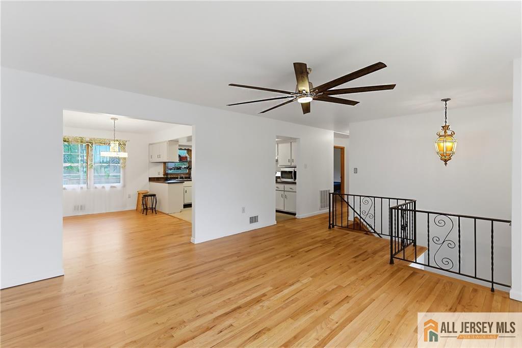 178 Jeff Street Edison, NJ 08837 - Photo 9 of 27