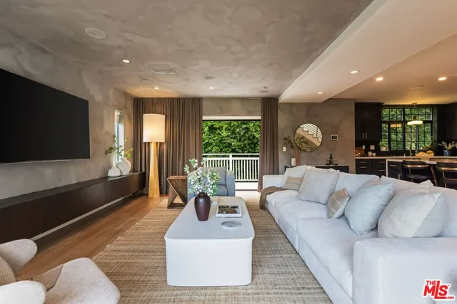 $1,949,000 | 645 North Hayworth Avenue, Los Angeles, CA 90048