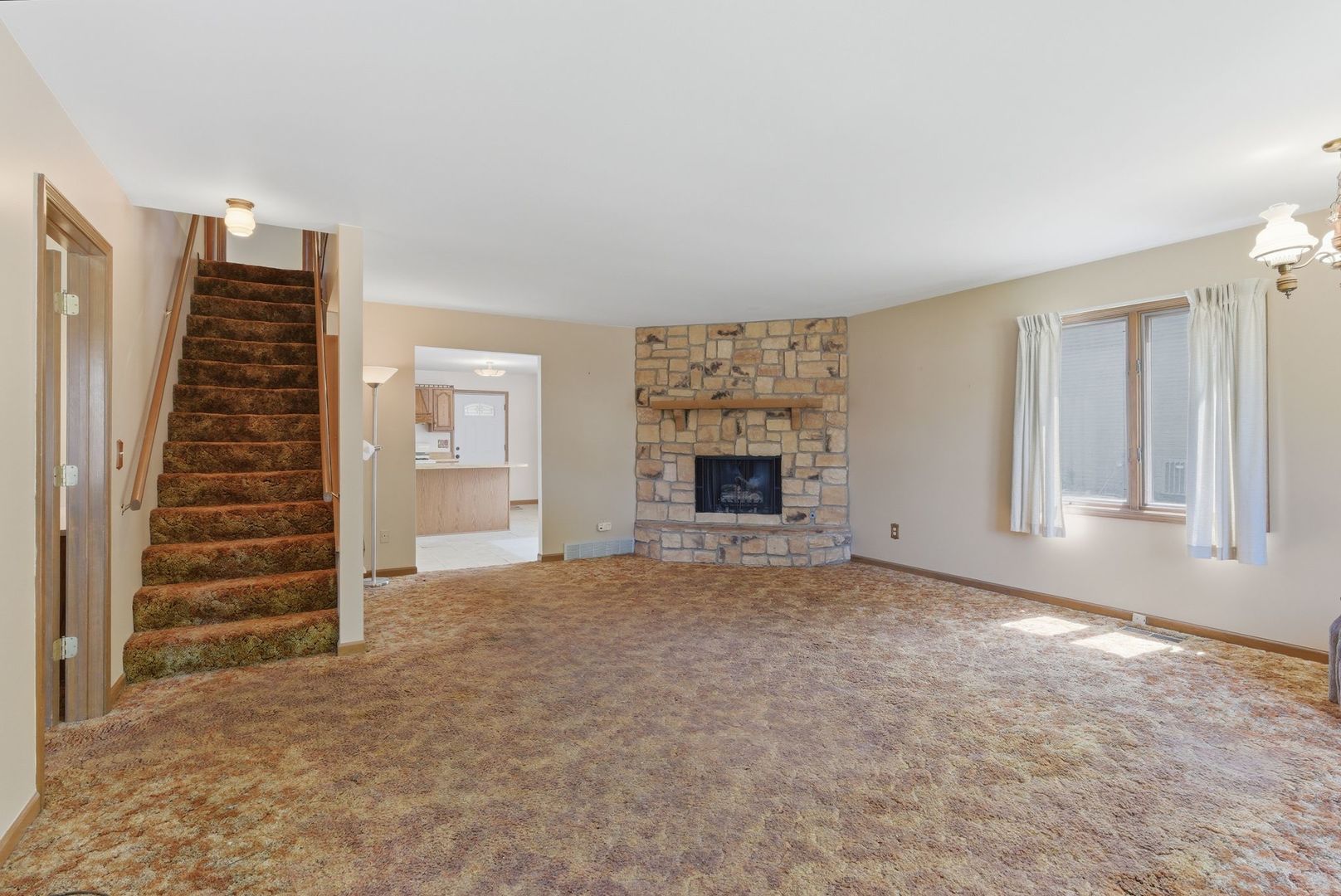 1356 Fifth Street Montgomery, IL 60538 - Photo 4 of 32 Gallery Image 4