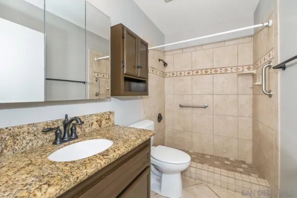 $3,200 | 6780 Mission Gorge Road, Unit 33, San Diego, CA 92120