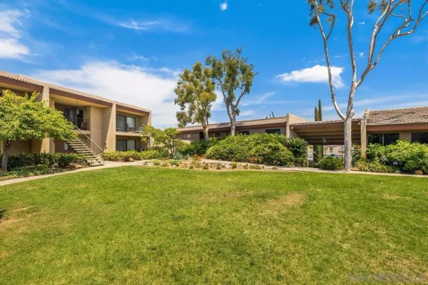 $3,200 | 6780 Mission Gorge Road, Unit 33, San Diego, CA 92120