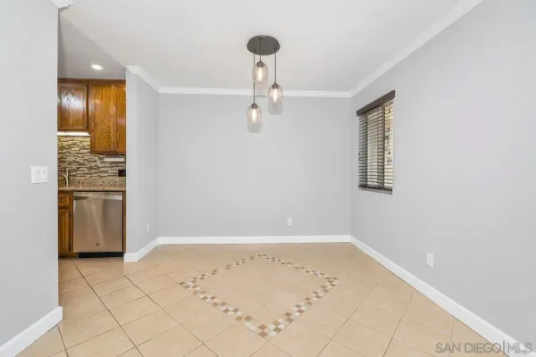 $3,200 | 6780 Mission Gorge Road, Unit 33, San Diego, CA 92120