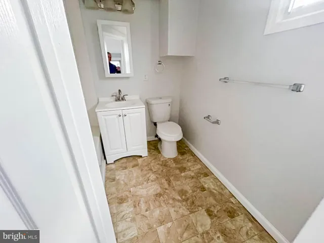 $230,000 | 17 West Buckingham Avenue, Mount Ephraim, NJ 08059