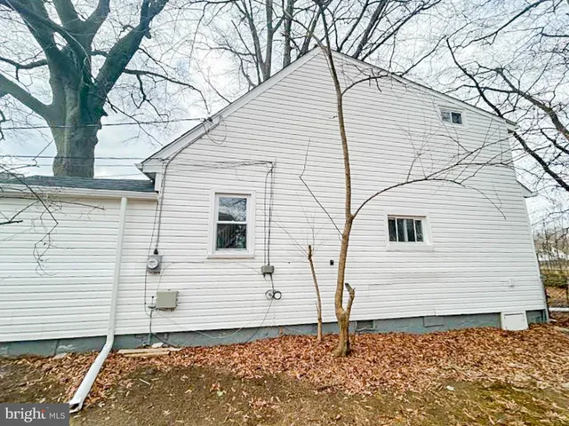 $230,000 | 17 West Buckingham Avenue, Mount Ephraim, NJ 08059