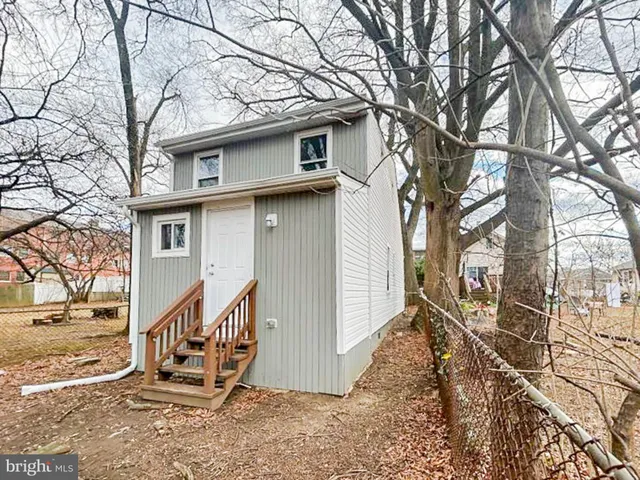 $230,000 | 17 West Buckingham Avenue, Mount Ephraim, NJ 08059