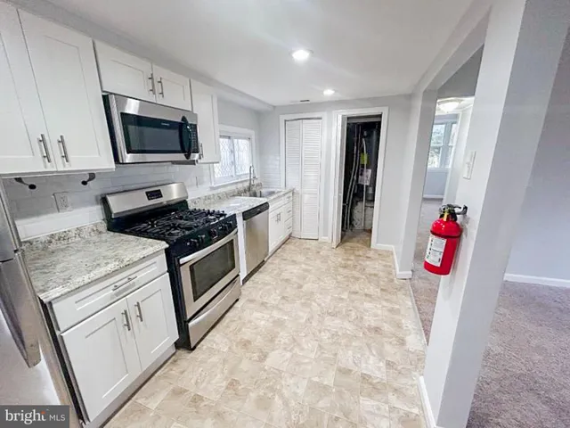 $230,000 | 17 West Buckingham Avenue, Mount Ephraim, NJ 08059