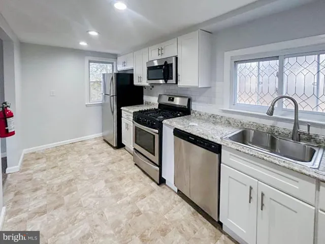 $230,000 | 17 West Buckingham Avenue, Mount Ephraim, NJ 08059