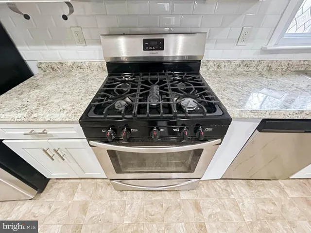 $230,000 | 17 West Buckingham Avenue, Mount Ephraim, NJ 08059