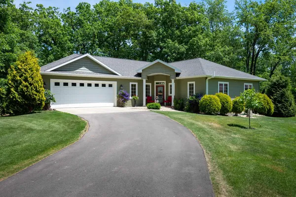 $699,900 | 2090 Yahara Drive, Stoughton, WI 53589