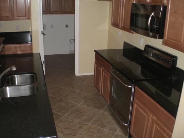 5109 West Beverly Road Laveen, AZ 85339 - Photo 7 of 13 KITCHEN