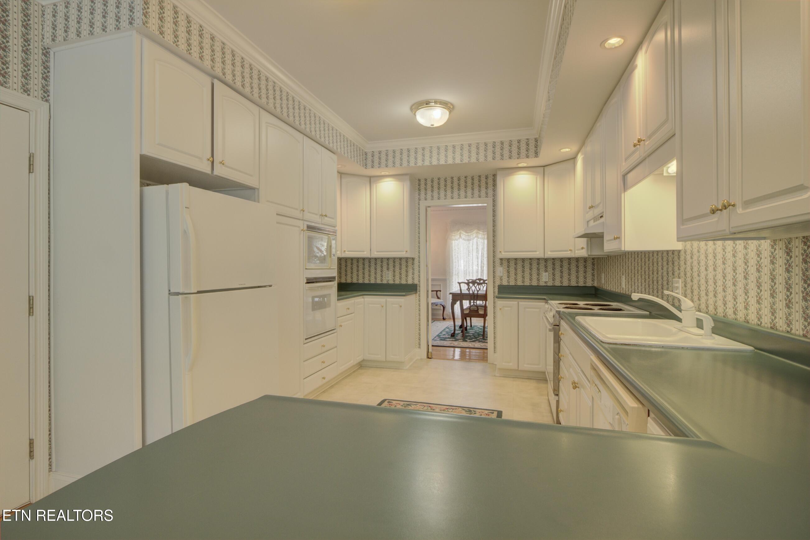 3465 West Wolf Valley Road Clinton, TN 37716 - Photo 29 of 52 Kitchen