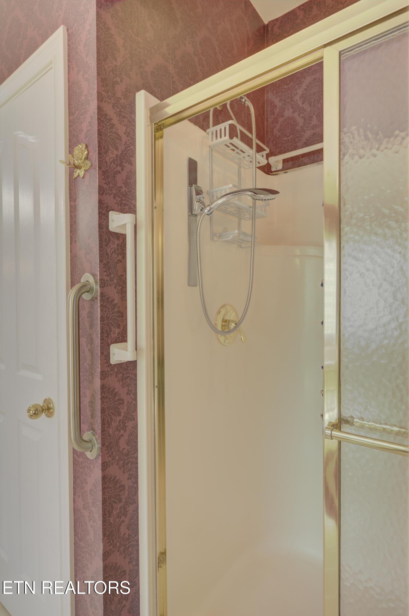 3465 West Wolf Valley Road Clinton, TN 37716 - Photo 39 of 52 Primary Shower