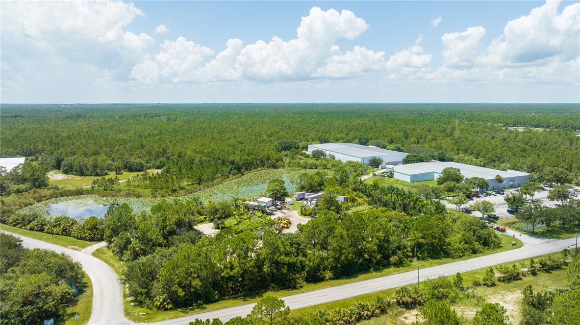 10255 99th Way Sebastian, FL 32958 - Photo 15 of 20 a view of a garden