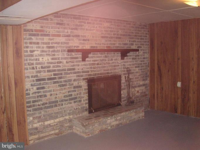 9406 Dangerfield Road Clinton, MD 20735 - Photo 17 of 23 Fireplace