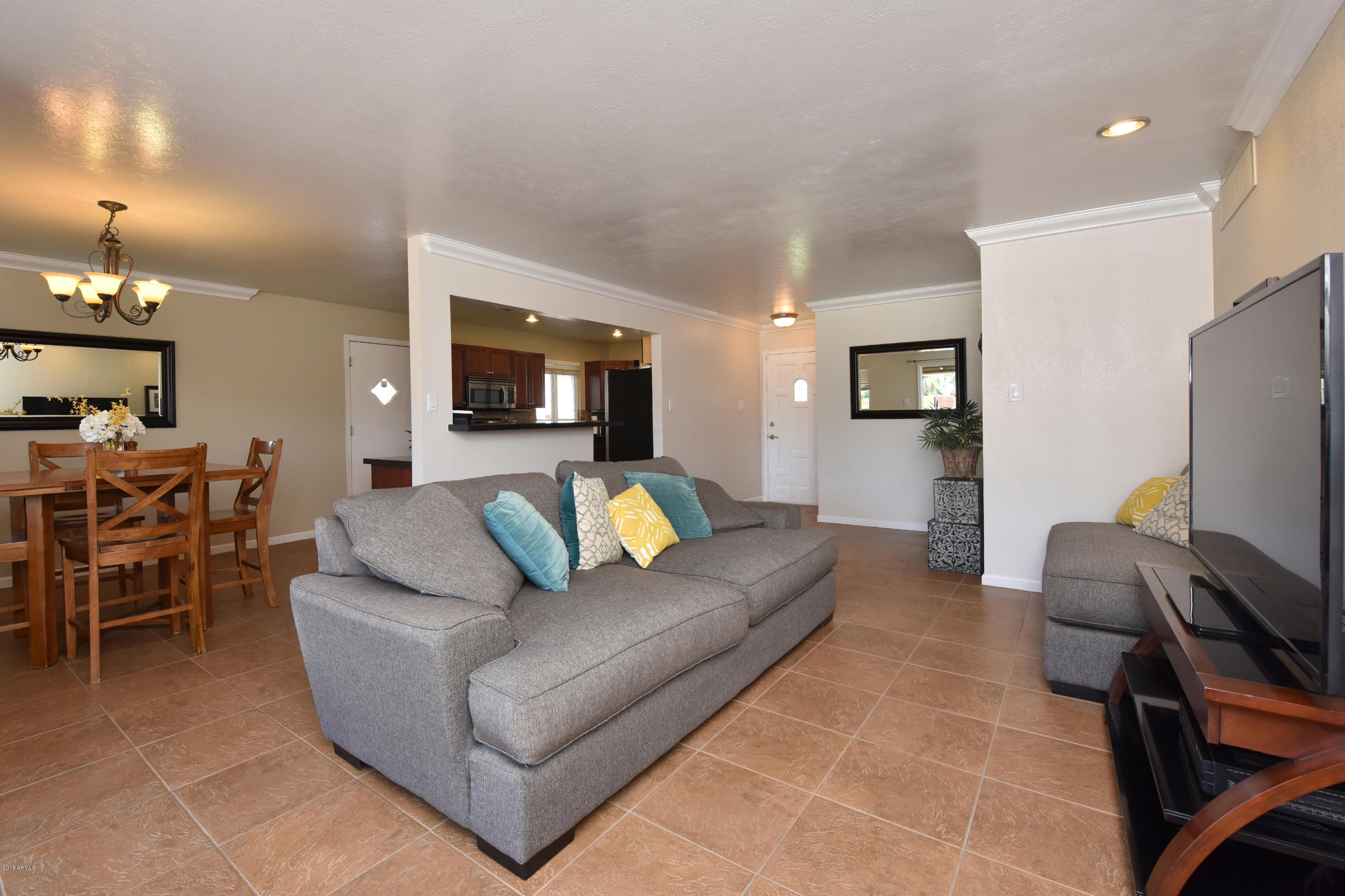 3007 East Cheery Lynn Road Phoenix, AZ 85016 - Photo 5 of 26 Living 4