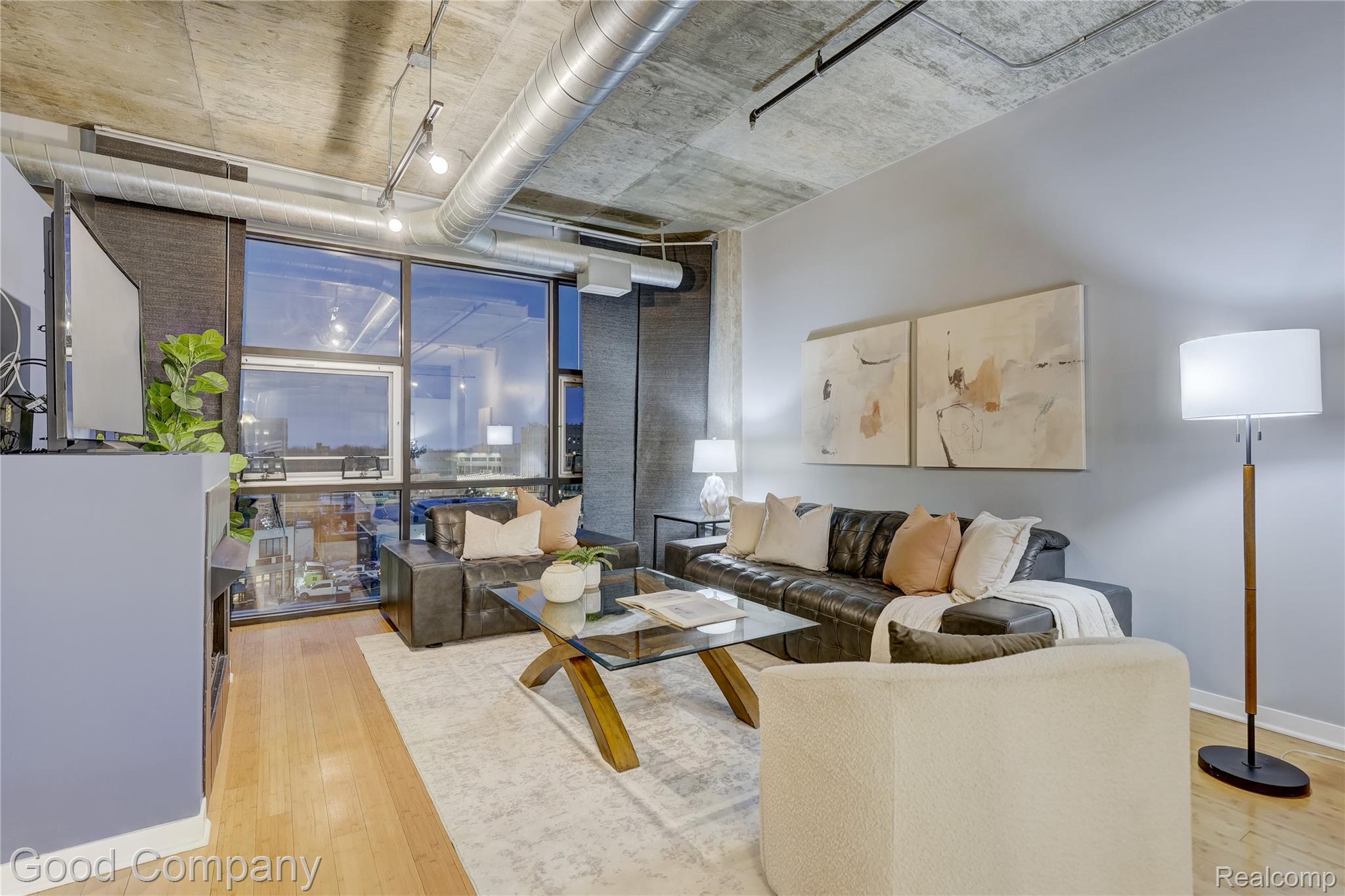 100 West Fifth Street, Unit 604 Royal Oak, MI 48067 - Photo 20 of 57 100 W. 5th St. #604-20.jpg