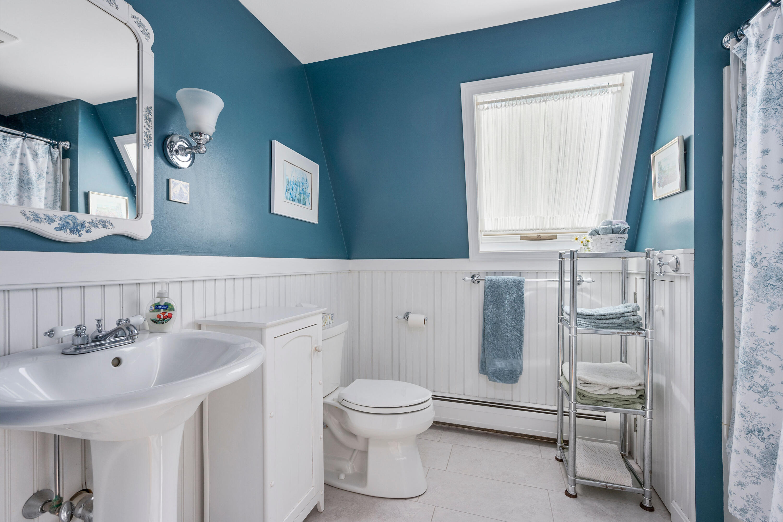 70 Acre Hill Road Barnstable, MA 02630 - Photo 30 of 54 2nd Floor Full Bath