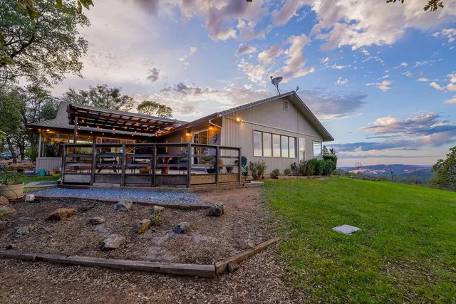 a view of outdoor space yard deck and patio