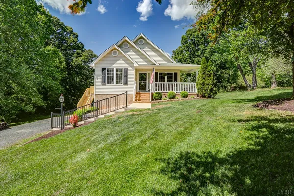 $379,900 | 433 Stratford Road, Concord, VA 24538