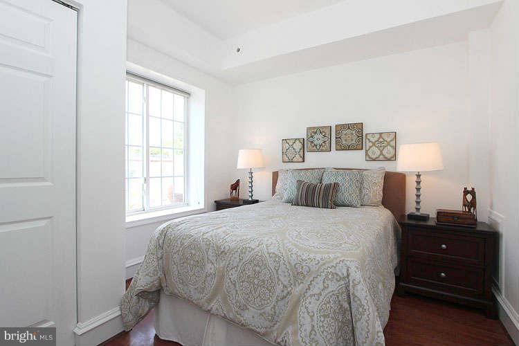 1414 A Street Northeast Washington, DC 20002 - Photo 18 of 27 Second Bedroom w/North Facing Windows
