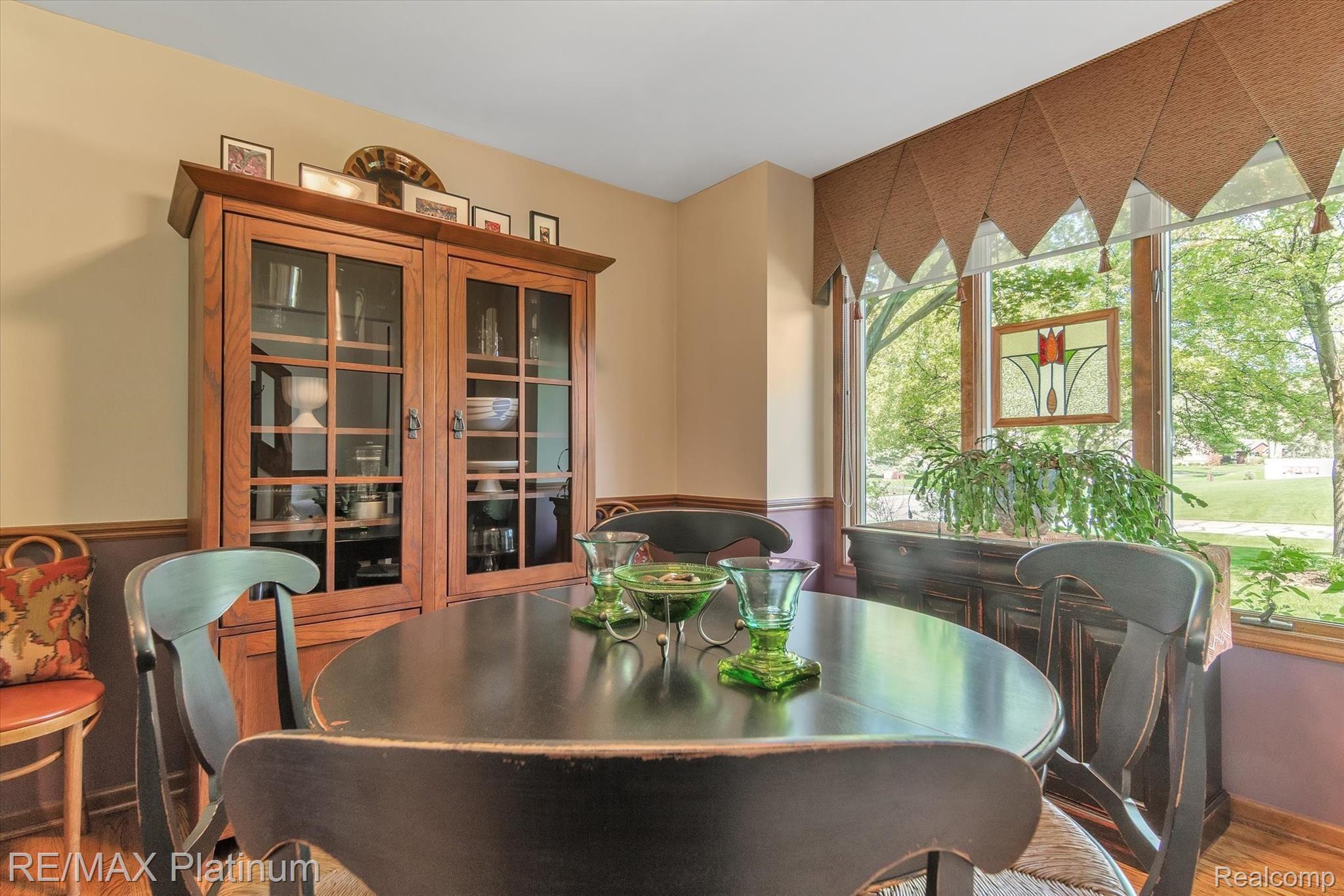 9193 Ravinewood Lane South Lyon, MI 48178 - Photo 11 of 26 11 - Dining Room.jpg