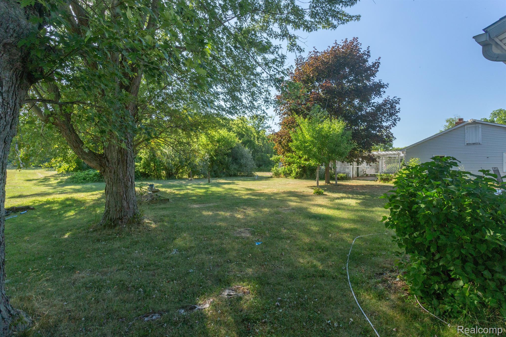 15146 Hogan Road Linden, MI 48451 - Photo 25 of 46