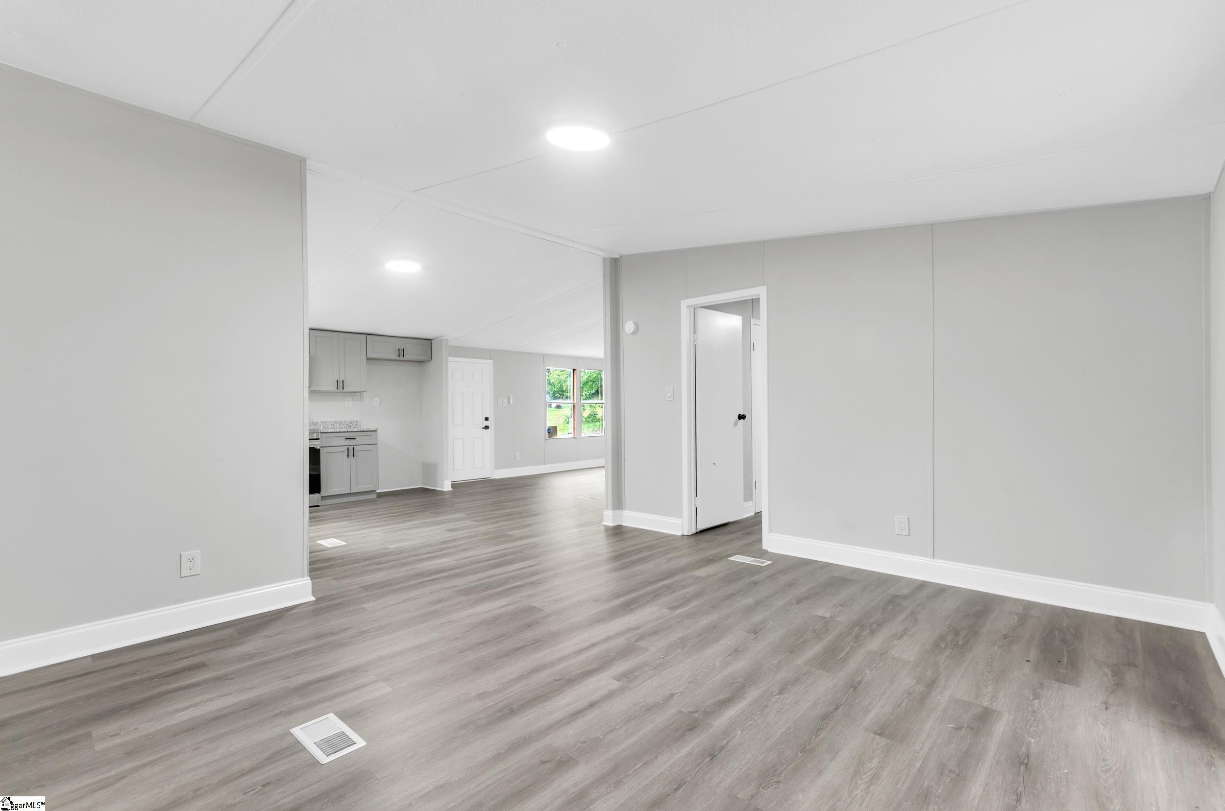 131 White Horse Rd Extension Greenville, SC 29605 - Photo 11 of 32