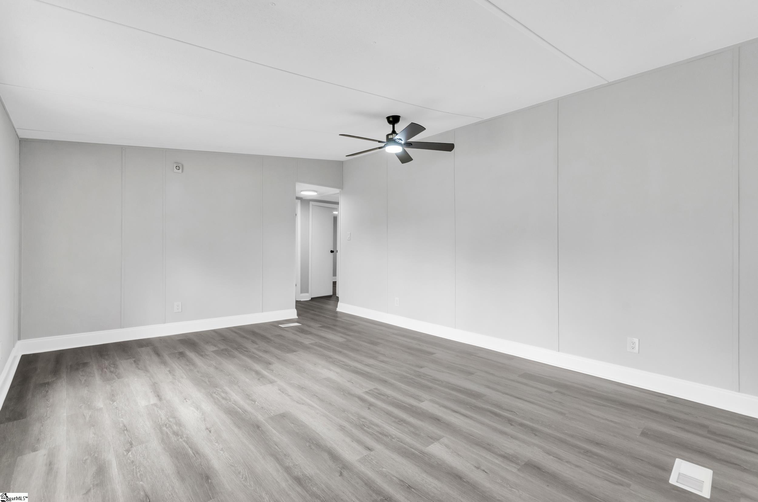 131 White Horse Rd Extension Greenville, SC 29605 - Photo 3 of 32