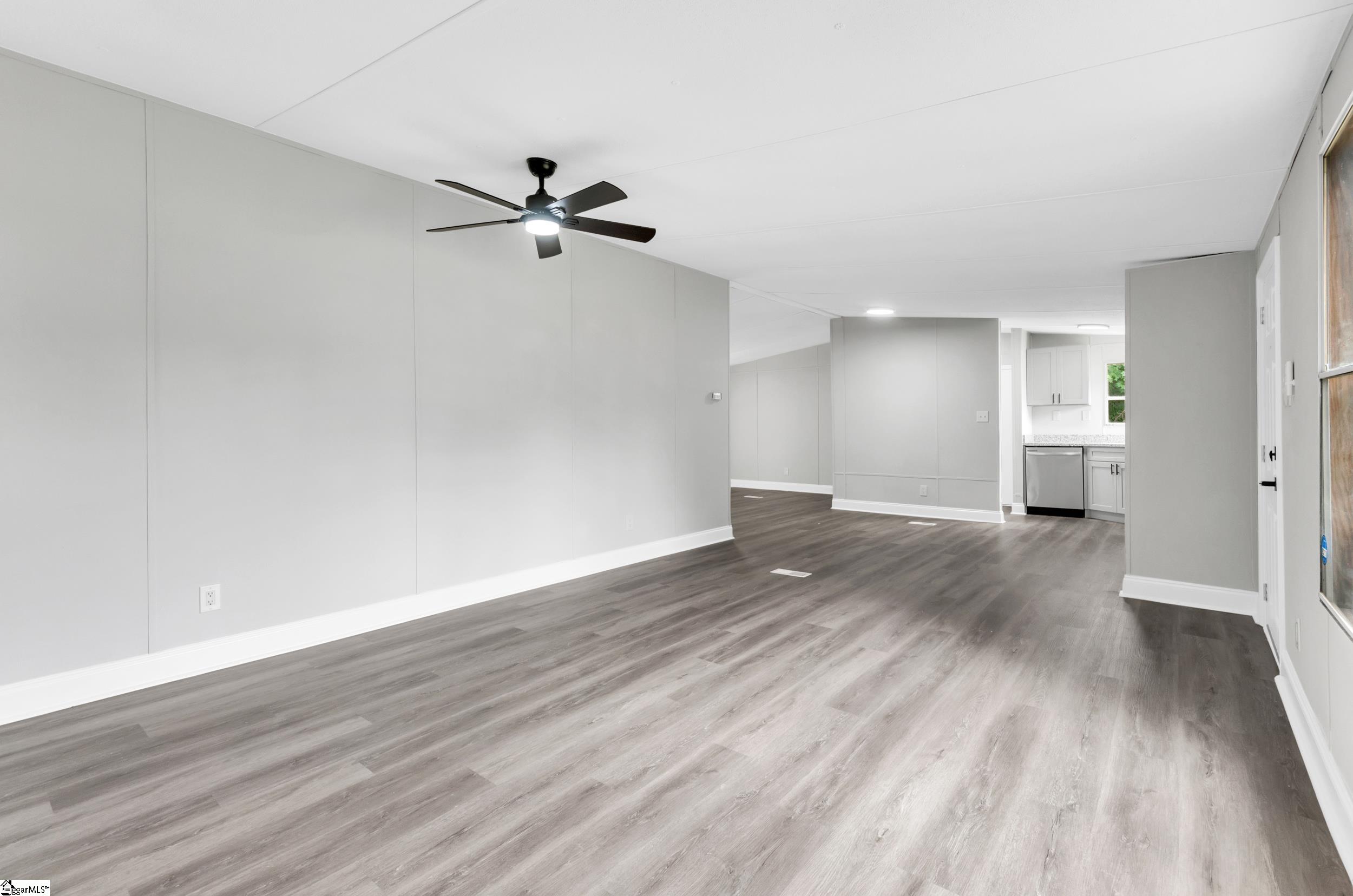 131 White Horse Rd Extension Greenville, SC 29605 - Photo 4 of 32