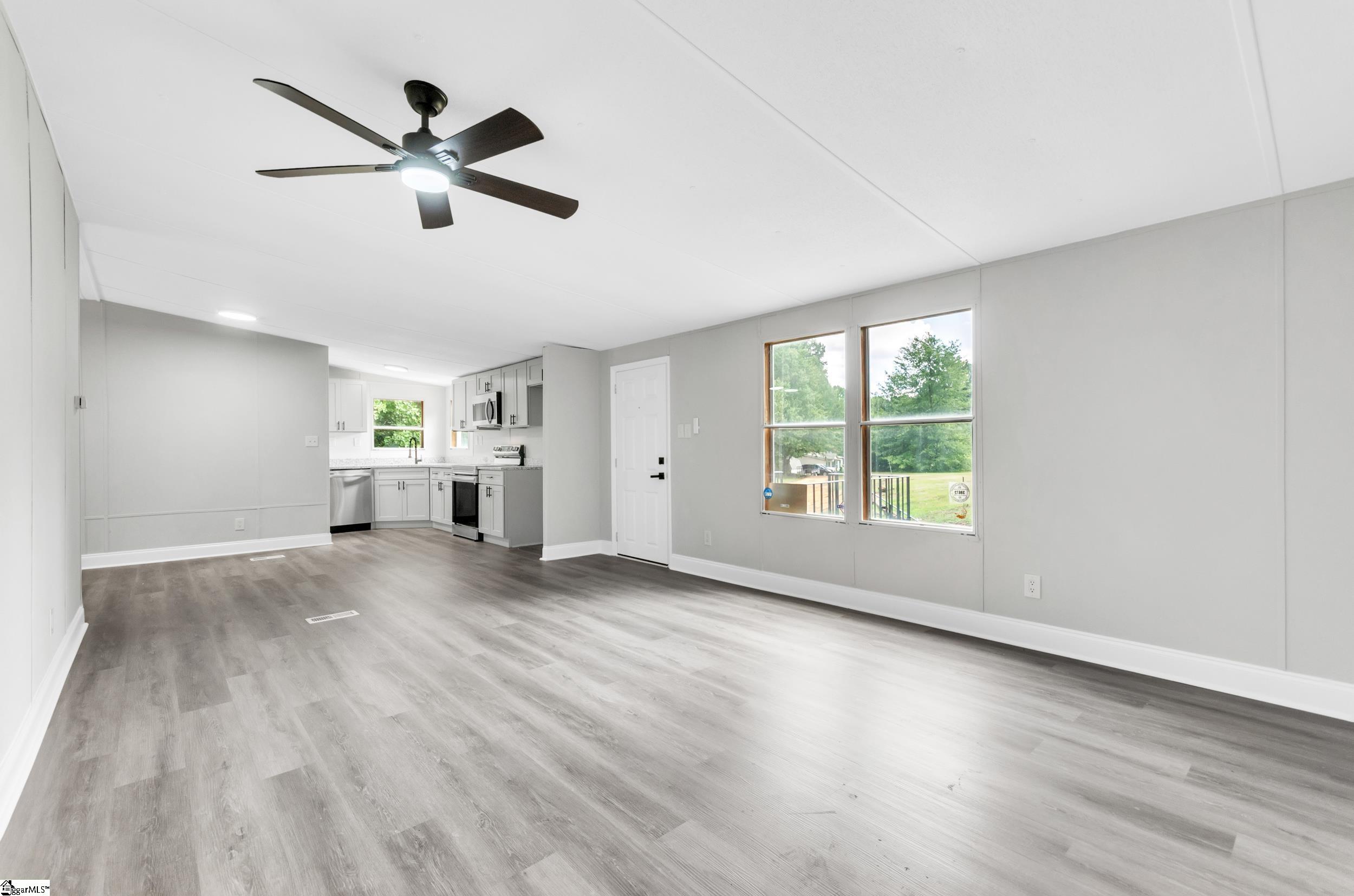 131 White Horse Rd Extension Greenville, SC 29605 - Photo 5 of 32