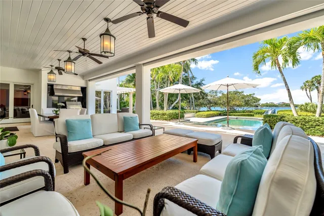 $12,000,000 | 707 Grove Place, Vero Beach, FL 32963