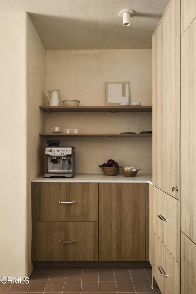 4781 Round Top Drive Los Angeles, CA 90041 - Photo 12 of 30 18